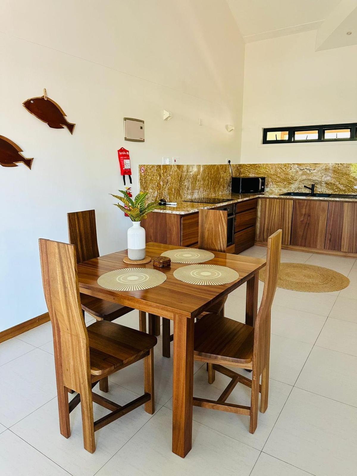 Lodoicea Apartments Bel Ombre Exterior foto